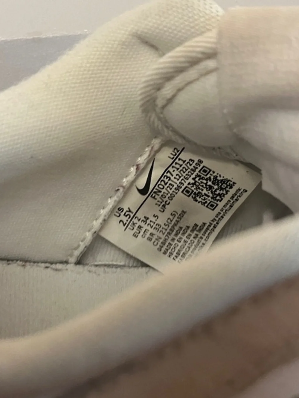 Nike Kids White Low-Top Leather Sneakers with Hook-and-Loop Strap